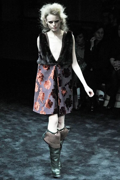 Look 11
